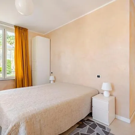 Casa Robutti B アパート